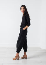 Load image into Gallery viewer, Boat Neck Top in Black - ez haihv