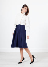 Load image into Gallery viewer, Full Collar Poplin Blouse in Off White - ez haihv