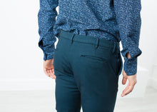 Load image into Gallery viewer, Diamond Weave Trouser in Sky - ez haihv