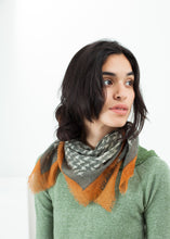 Load image into Gallery viewer, Houndstooth Square in Slate - ez haihv