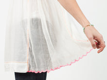 Load image into Gallery viewer, Babydoll Tank in White - ez haihv