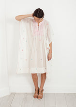 Load image into Gallery viewer, Floral Tent Dress in White - ez haihv