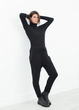 Load image into Gallery viewer, Highsoft Cropped Sweat in Black - ez haihv