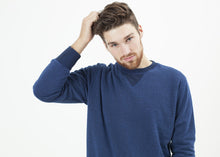 Load image into Gallery viewer, Jeth Sweatshirt in Blue/Royal - ez haihv
