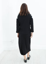 Load image into Gallery viewer, Contrast Felted Sweater in Black - ez haihv