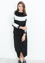 Load image into Gallery viewer, Contrast Felted Sweater in Black - ez haihv
