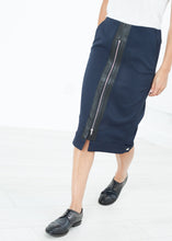 Load image into Gallery viewer, Contrast Zipper Skirt in Navy - ez haihv