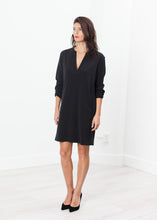 Load image into Gallery viewer, A-Line Pocket Shift in Black - ez haihv