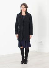 Load image into Gallery viewer, Griffon Coat in Black - ez haihv