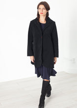 Load image into Gallery viewer, Griffon Coat in Black - ez haihv