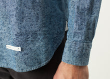 Load image into Gallery viewer, Floral Button-Up in Blue - ez haihv