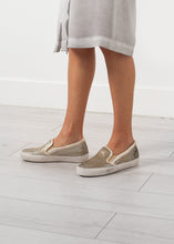 Load image into Gallery viewer, Las Vegas Slip On - ez haihv