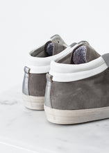Load image into Gallery viewer, High Top Sneaker - ez haihv