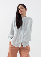 Load image into Gallery viewer, Classic Button Down - ez haihv