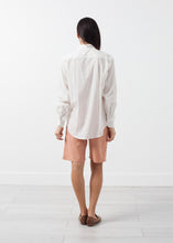 Load image into Gallery viewer, Classic Button Down - ez haihv