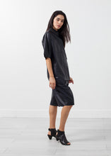 Load image into Gallery viewer, Feather Weight Tunic - ez haihv