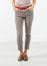 Load image into Gallery viewer, Belted Jeans - ez haihv