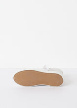 Load image into Gallery viewer, High Top Sneaker - ez haihv
