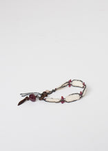 Load image into Gallery viewer, Garnet Bracelet in Frothy Pearl - ez haihv