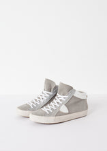 Load image into Gallery viewer, High Top Sneaker - ez haihv