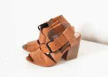 Load image into Gallery viewer, Buckle Strap Heel in Brown - ez haihv