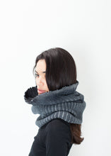 Load image into Gallery viewer, Knit Neck Warmer in Grey - ez haihv