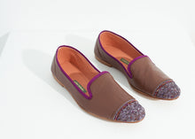 Load image into Gallery viewer, Bizi Cap Toe Loafer in Rose/Aubergine - ez haihv