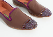 Load image into Gallery viewer, Bizi Cap Toe Loafer in Rose/Aubergine - ez haihv