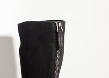 Load image into Gallery viewer, Knee-High Boot in Black - ez haihv
