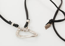 Load image into Gallery viewer, Bracelet 65 in Black - ez haihv