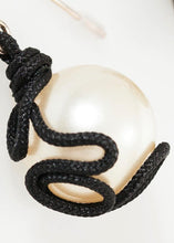 Load image into Gallery viewer, Float Bead Earring in Pearl - ez haihv